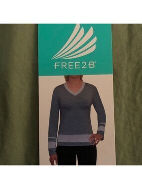 NWT Free2B V Neck Top Activewear